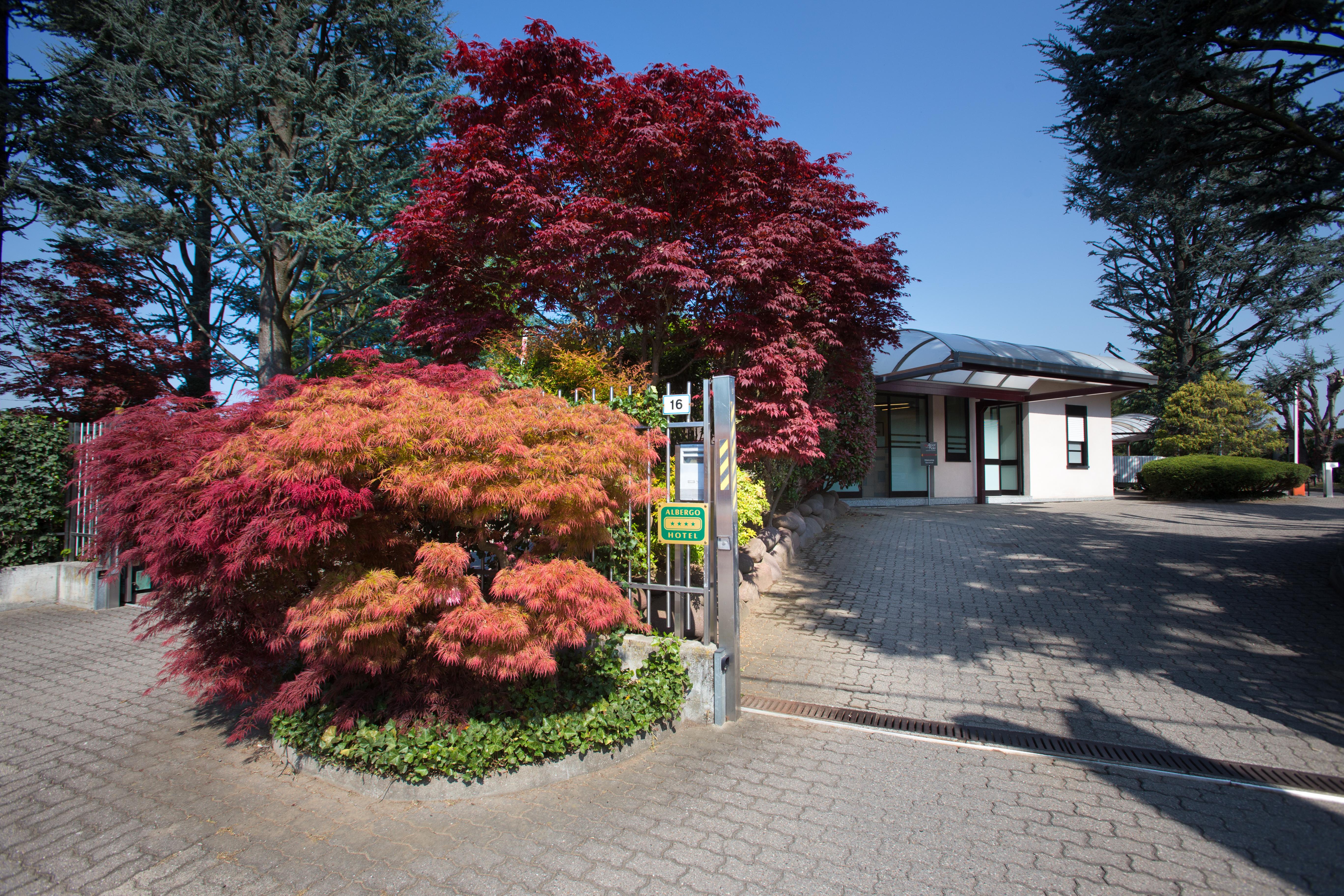 Airport Hotel Malpensa Lonate Pozzolo Exterior photo